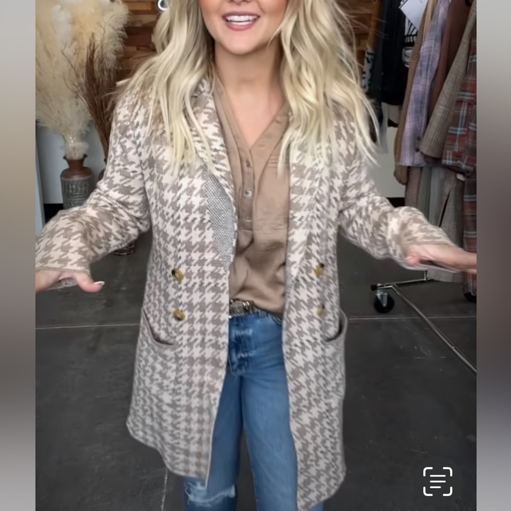Gorgeous Shacket! - Picture 2 of 11